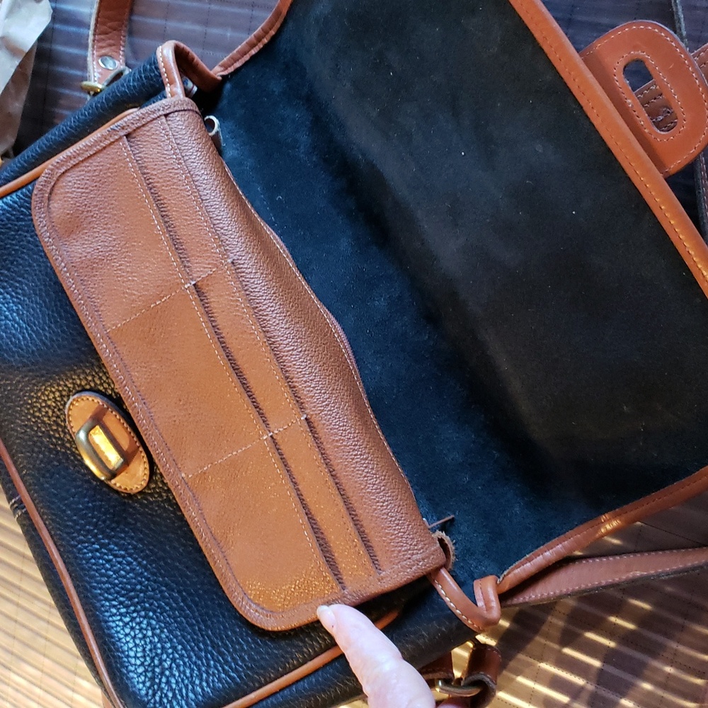 Dooney & Bourke Vtg Tan and Black Equestrian Crossbody Bag - Picture 9 of 11